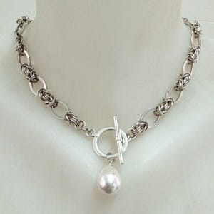 Silver necklace with toggle clasp and  pearl drop, Silver toggle necklace, Toggle necklace, Statement necklace silver, Silver pearl necklace