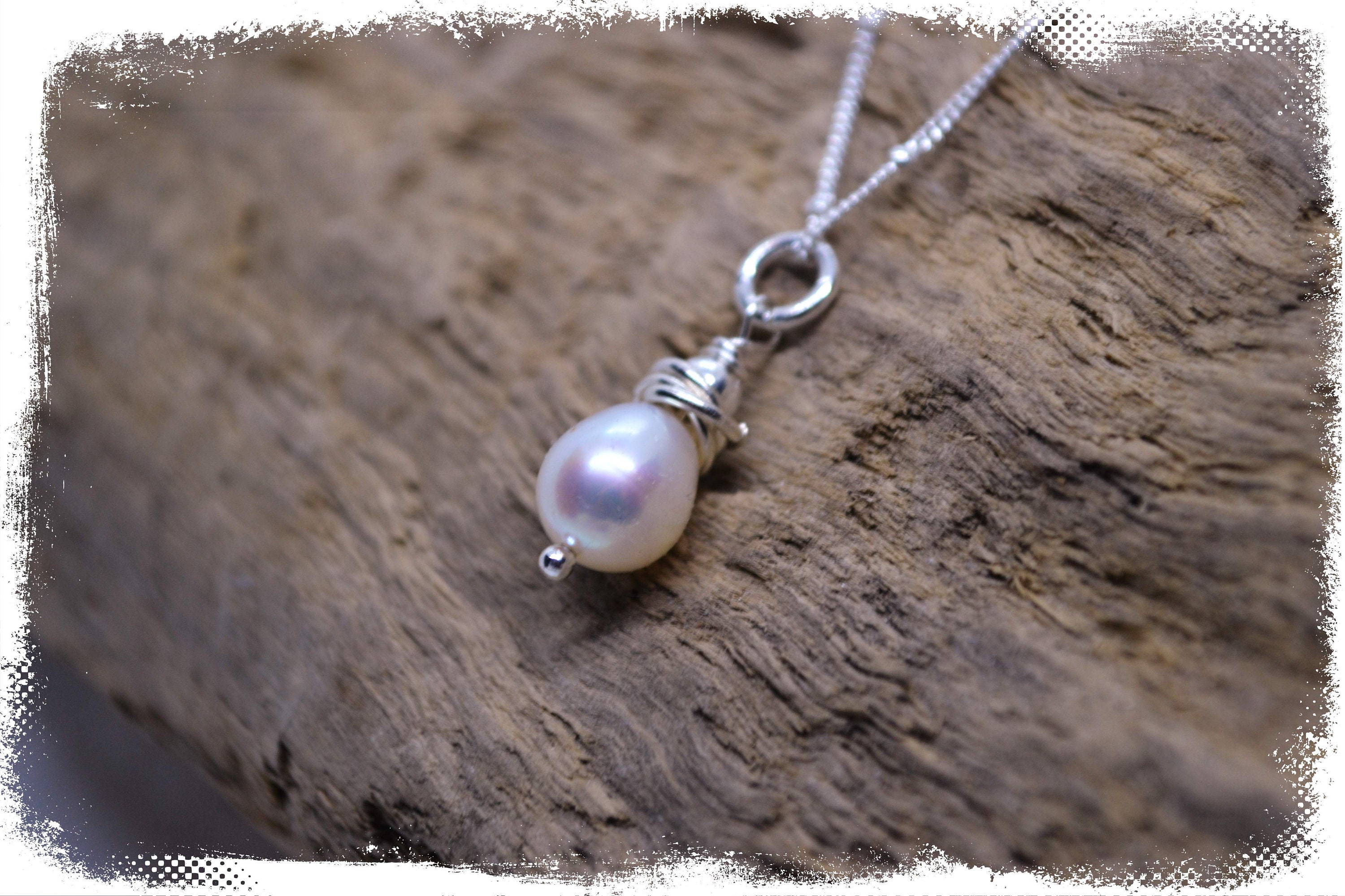 SILVER & PEARL DROP NECKLACE IN WHITE **UK SELLER** WEDDING PRESENT SILVER & PEARL DROP NECKLACE IN WHITE **UK SELLER** WEDDING PRESENT