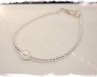 Pearl bracelet