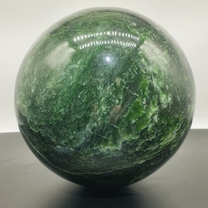Nephrite Jade Ball 15,4kg 21 cm Diameter AAA Quality Interior Design Healing Stone Natural Stone Gemstone