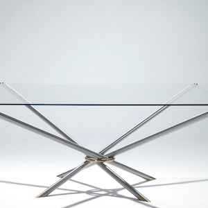 Mesa de centro francesa Hollywood Regency de metal e latão dos anos 1970