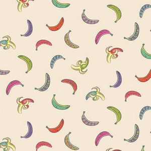 Puede incluir: Un patr&oacute;n sin costuras que presenta bananas coloridas con varios patrones y dise&ntilde;os sobre un fondo beige claro.