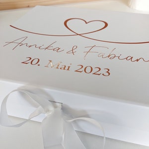Geschenkbox Hochzeit mit Herz & Schleife personalisierte Box mit Brautpaar Namen und Datum Hochzeitsgeschenk zum selbst befüllen Kiste Bild 8