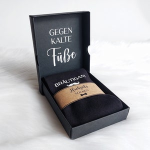 Bräutigam Socken mit Geschenkbox Für meinen Bräutigam gegen kalte Füße Hochzeitssocken Box mit Personalisierung Herrensocken Anzug Bild 1