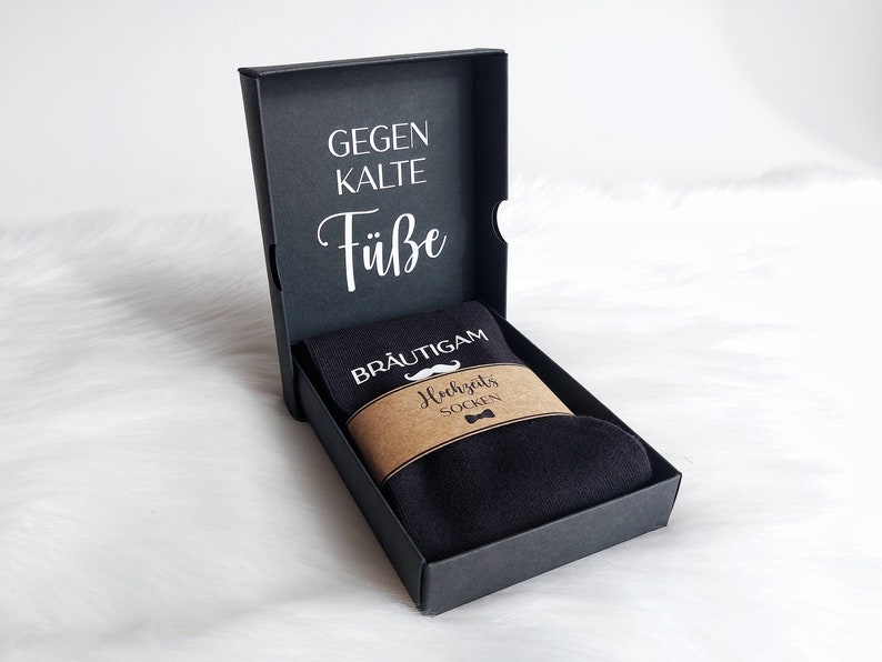 Bräutigam Socken mit Geschenkbox Für meinen Bräutigam gegen kalte Füße Hochzeitssocken Box mit Personalisierung Herrensocken Anzug Bild 1
