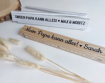 Mein Papa kann alles! <3 mit Namen - Meterstab - 10 vers. Schrift Designs Meterstab Zollstock personalisiert Name Handwerker Werkzeug Symbol