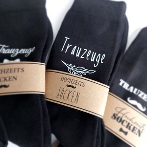 Gentleman Hochzeitssocken mit Motiv |  Bräutigam / Trauzeuge | Hochzeit Getting Ready | Herren Socken für Anzug | Schnurrbar Fliege Zweig