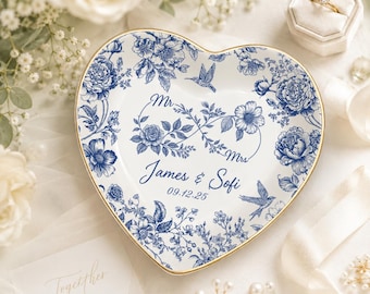 Personalized Ceramic Wedding Ring Dish, Custom Heart Shaped Ring Holder, Wedding Ring Bearer Dish, Bridal Jewelry Tray, Engagement Keepsake
