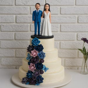 Custom Wedding Cake Topper, Personalized Couple Figurine, Bride And Groom Cake Topper, Custom Figurine Gift, Wedding Cake Figurine
