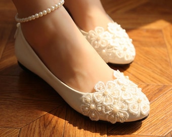 Bridal Lace Flats with Pearls, Wedding Ballet Flats, Ivory Wedding Shoes, Lace Flower Shoes, Bridal Flats, Bride Shoes