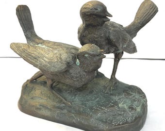 Antique Bronze Songbird Group on a Matching Base, Excellent Condition, Circa 1910-1920, Pair of Songbirds on Plinth, Dark Bronze Patina