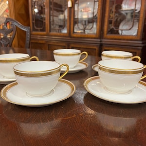 Vintage set van 10 stuks Balleroy Freres, French B & Cie. porseleinen kop en schotels, wit met dikke gouden randen en Grieks sleutelontwerp