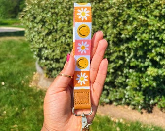 Checkered Happy Daisy Wristlet Keychain / Key Holder