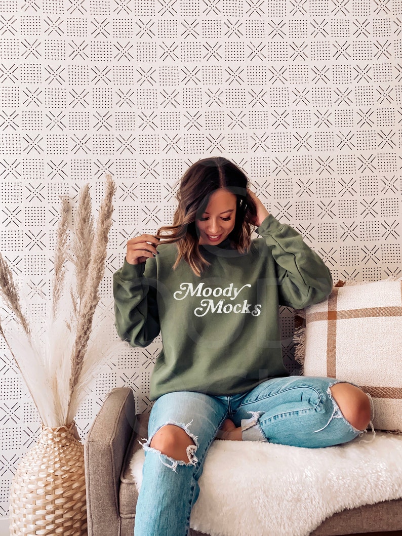 Download Gildan 18000 Mockup Gildan Military Green Sweatshirt ...