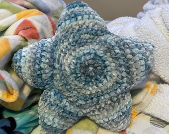 B-Grade Blue Star Pillow -- Amigurumi Crochet