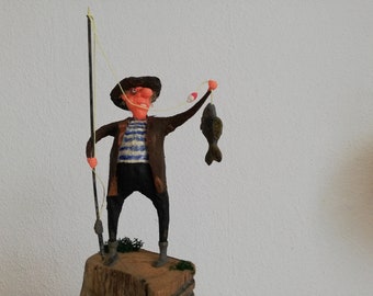 Pappmaché Figur Fischer