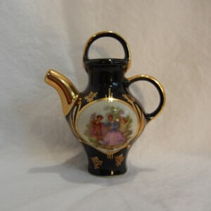 Decanter, Giffard Miniature Teapot Mini Bottle Decanter, collectible, bar ware, doll house