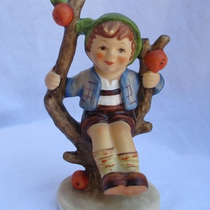 Hummel Goebel figurine, Apple Tree Boy,  #142 3/0 Figurine, Mother&#39;s Day gift, collectible Figurine, Apple Tree