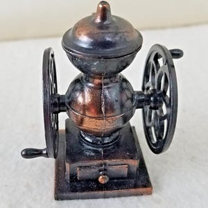 Vintage Antique Finish Die-Cast Miniature Coffee Mill Pencil Sharpener 9624 New