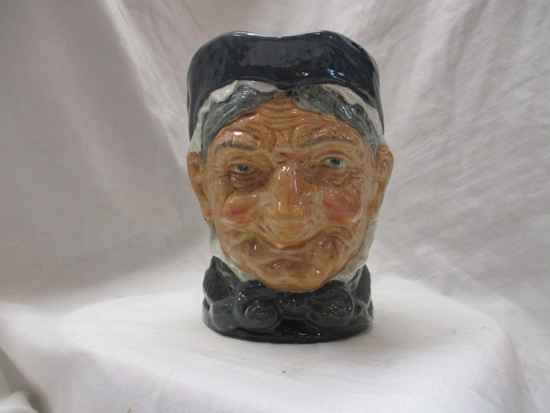England Harry Fenton, Granny D5521 \u2013 Large \u2013 Royal Doulton Character Jug