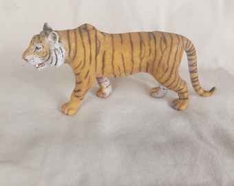 Figura de tigre Schleich 2007, juguete realista de animal salvaje, modelo 14369, color naranja.