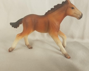 Schleich Horse Foal Figurine Realistic Chestnut Brown Animal Toy 13814