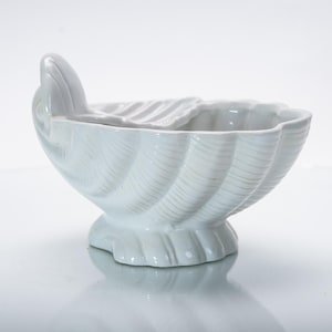 White Ceramic Shell Planter - Mid-Century Shell-Shaped Vase - Coastal Bathroom Decor