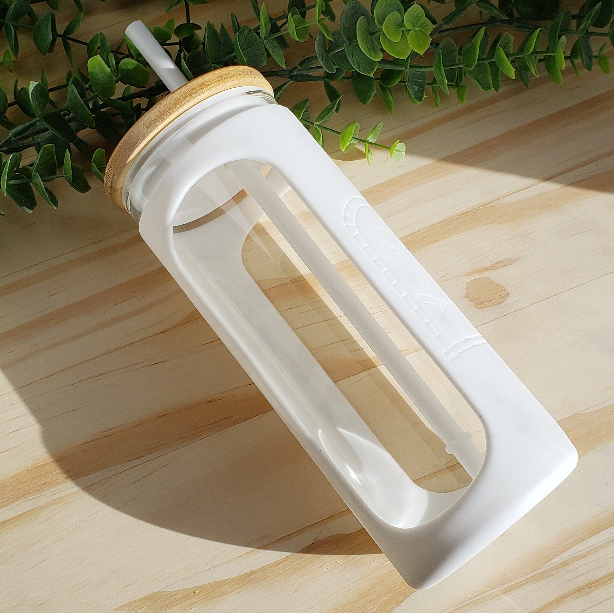 Custom Glass Water Bottle With Rubber Grip Suppliers and