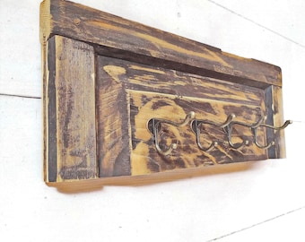 Perchero rústico de madera recuperada: perchero de pared con ganchos de hierro fundido para ropa
