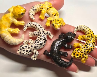 Handmade leopard gecko magnet miniature