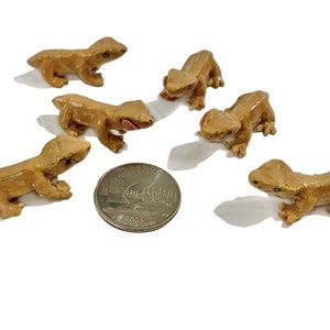 Crested gecko mini resin figurine