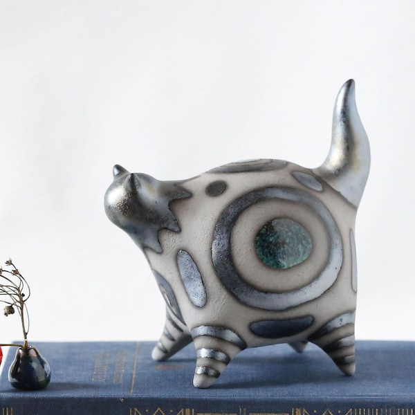 Sculpture de chat en céramique, figurine moderne pour la décoration de la maison ou comme cadeau pour les amoureux des chats, art fait à la main, figurine de chat noir, FABRIQUÉ SUR COMMANDE