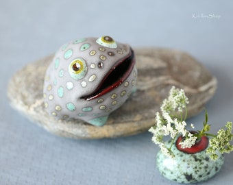 カエルの陶器彫刻2点セット カエルの陶器彫刻2点セット