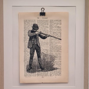 Kunstdruck von einem Mann mit Gewehr auf der Jagd, auf Antiker Buchseite, Jagen, Schießen, Hunting, Jagdgewehr, Treibjagd Nachhaltig Vintage