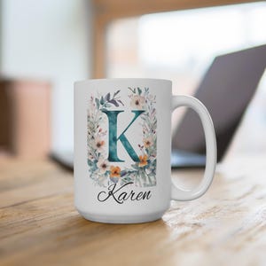 Taza con monograma de la letra K: taza de cerámica personalizada para café o té, vajilla con alfabeto inicial personalizado, regalo para ella, regalo de cumpleaños