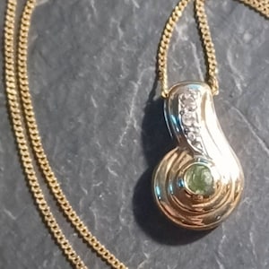 Vintage little 9ct Gold Pendant with Green, White Cubic Zirconia Art Deco Revival Pendant & Dainty 9ct Gold Chain