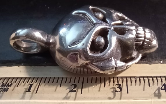 Rare Vintage Solid Silver Skull - Alien Pendant w… - image 4