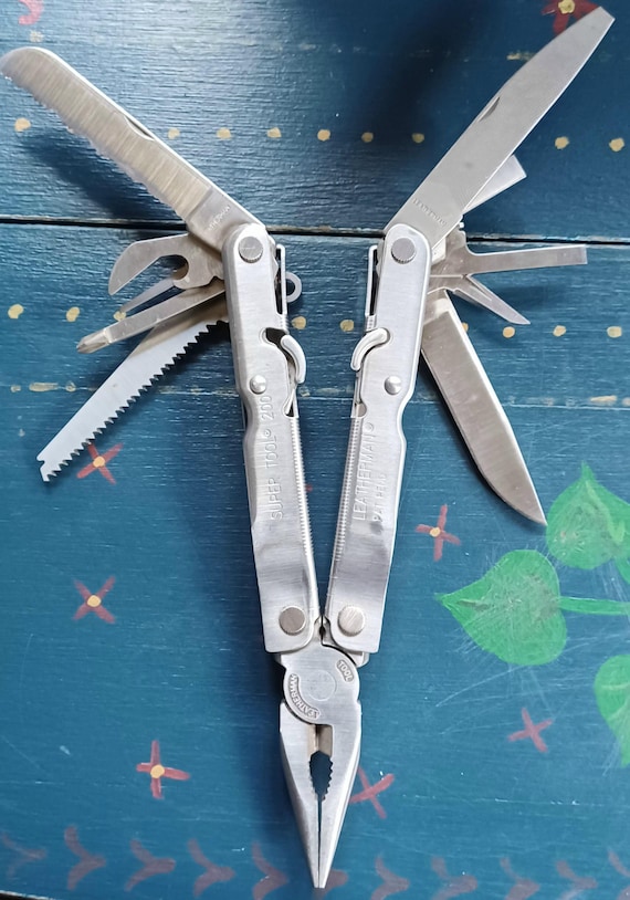 Leatherman Super Tool 200 Vintage Yr 2000 18 Tools Man Gift Made 