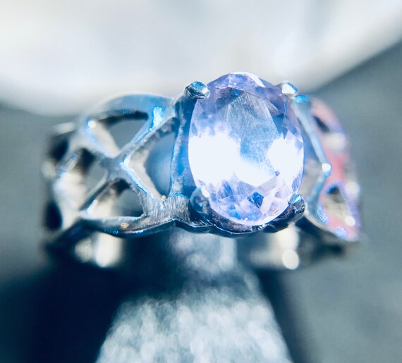Anello con nodo celtico in argento sterling con ametista naturale - Simbolo di saggezza e protezione spirituale - Italia