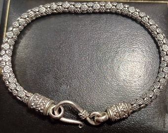 Vintage Fully Hallmarked Silver Flower panel tube Ladies Bracelet with simple Hook Fastener 14.6gm