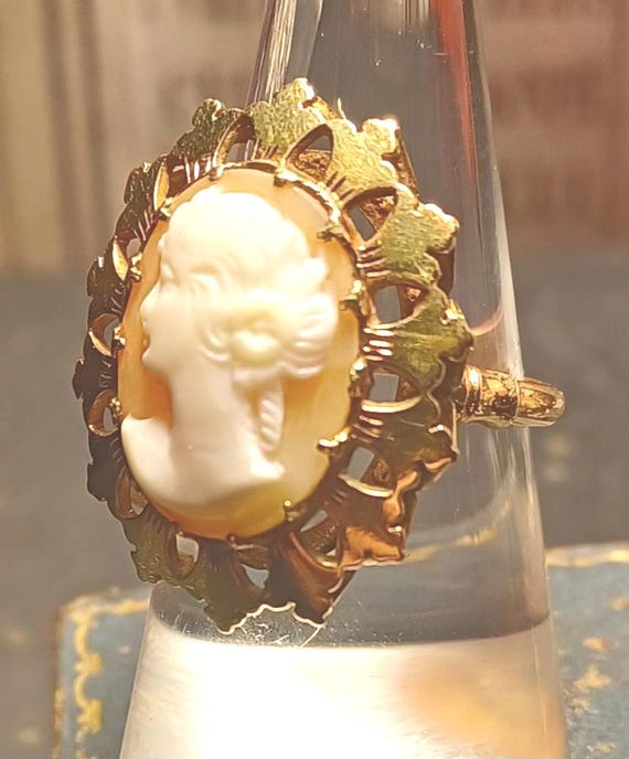 Vintage 14ct Gold Ornate Cameo Ring. Circa 1950 UK Ring Size L View 5