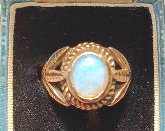 Vintage Hallmarked 9ct Gold Rainbow Moonstone Leaf Ring, U.K Ring Size M 1/2