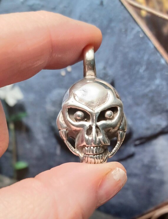 Rare Vintage Solid Silver Skull - Alien Pendant w… - image 2