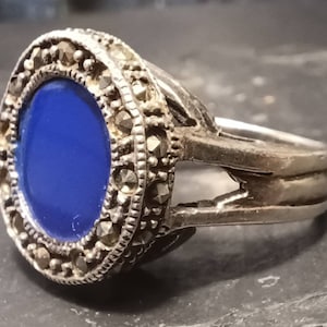 Vintage Hallmarked Silver & Deep Blue Lapis Lazuli, Marcasite Round Ring. Art Deco Revival. UK Ring Size P