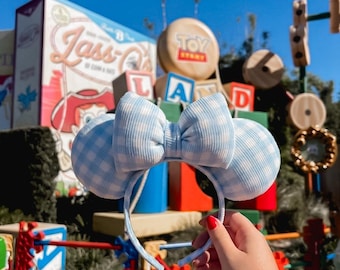 Blauwe muisoren met gingang