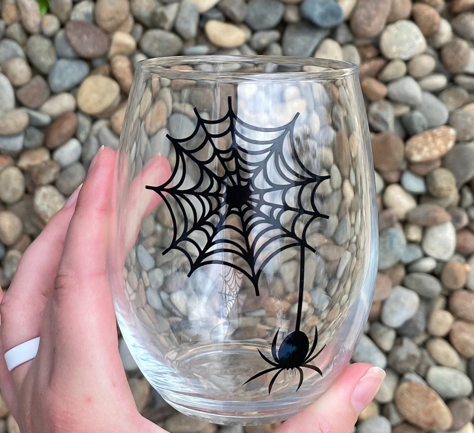 35x10cm Halloween Party Tableware Set of 4 Wine Glasses with Spider Design 35x10cm Halloween Party Tableware Set of 4 Wine Glasses with Spider Design