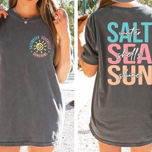Comfort Colors® Salt Sea Sun Shirt, Trendy Summer Shirt, Beach Shirt, Retro Summer Shirt, Summer Vacation Shirt, Beach Vibes, Summer Gift imagem 1