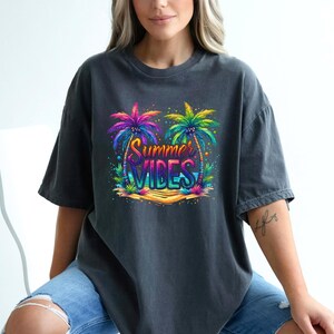 Camiseta Comfort Colors® Summer Vibes, Camiseta de verano a la moda, Camiseta para vacaciones, Camiseta retro de verano, Camiseta para vacaciones de verano, Ambiente playero, Regalo de verano imagen 6