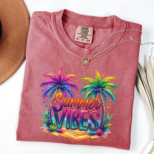 Camiseta Comfort Colors® Summer Vibes, Camiseta de verano a la moda, Camiseta para vacaciones, Camiseta retro de verano, Camiseta para vacaciones de verano, Ambiente playero, Regalo de verano imagen 4