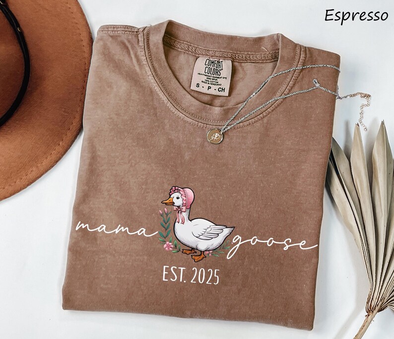 Comfort Colors® Mama Goose Shirt, Funny Mama Shirt, Mothers Day gift, New Mama gift, Funny Mom gift, Goose Mama Shirt, Mama Gift Shirt bild 2